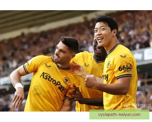 英超狼队续约黄喜灿，状态回暖值得关注